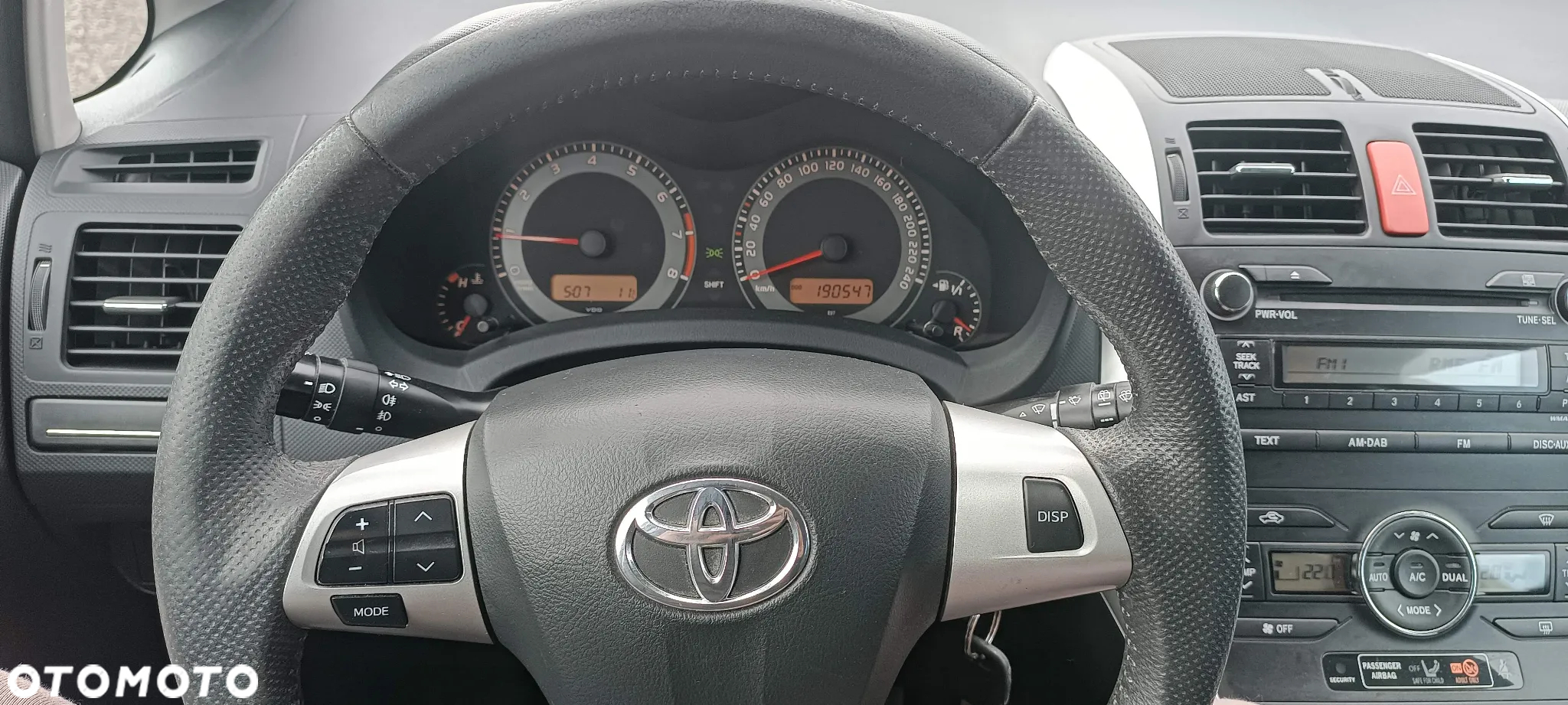 Toyota Auris 1.6 2010 - 11