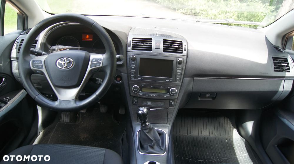 Toyota Avensis - 12