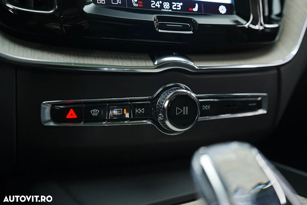 Volvo XC 60 Recharge T6 Twin Engine eAWD Inscription Expression - 38