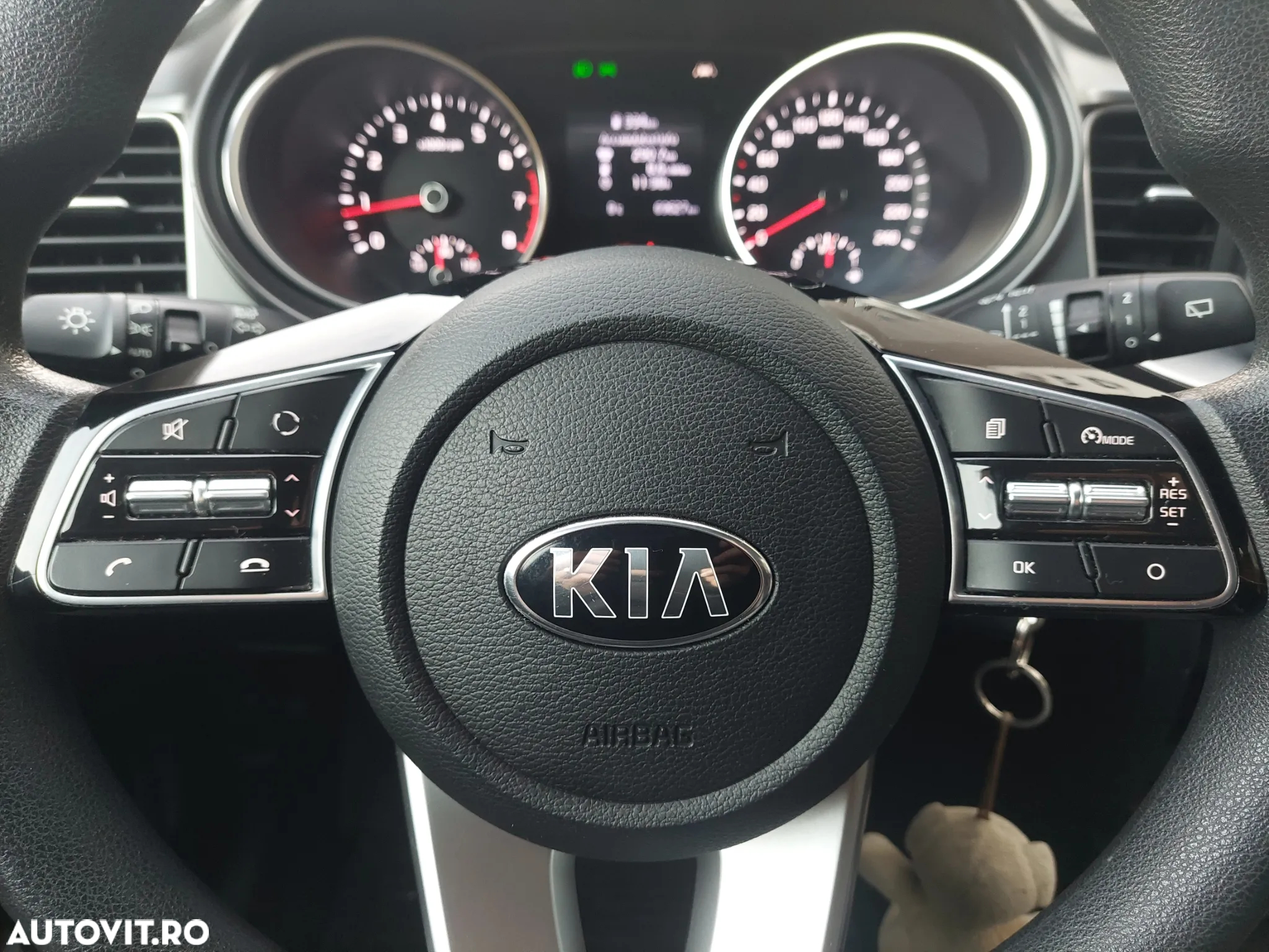 Kia Ceed - 13