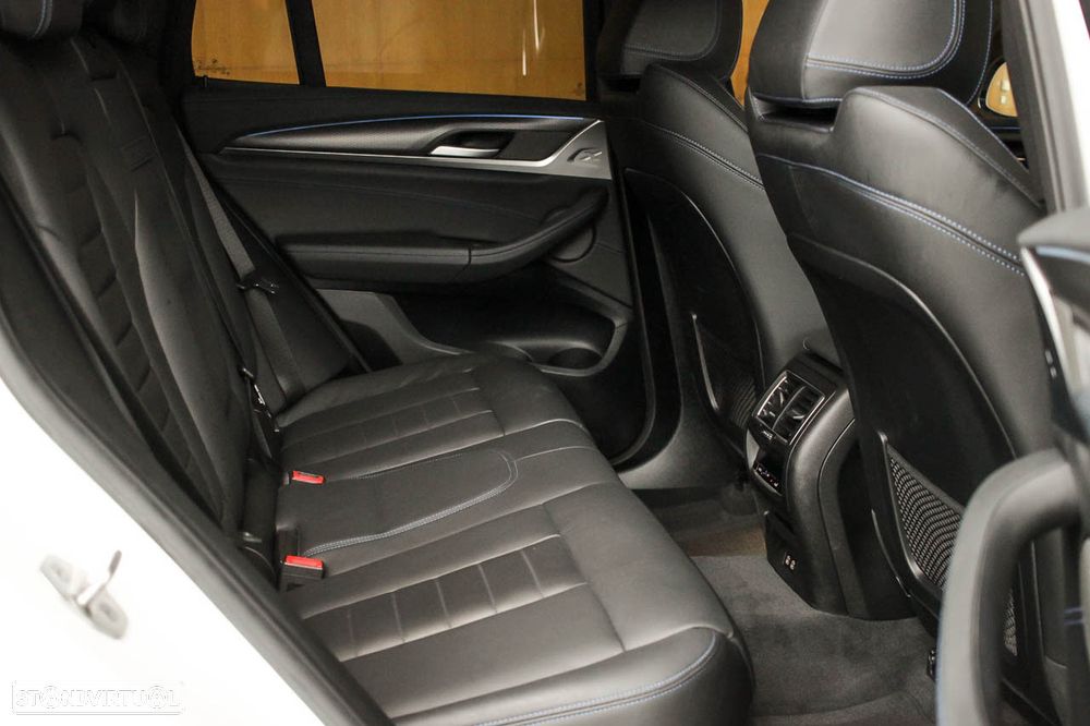 BMW iX3 M Sport Impressive - 7