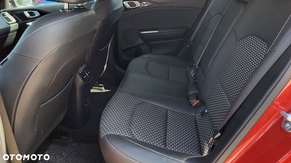 Kia Ceed 1.5 T-GDI L - 11