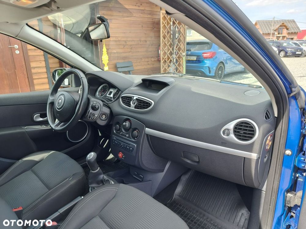 Renault Clio - 19