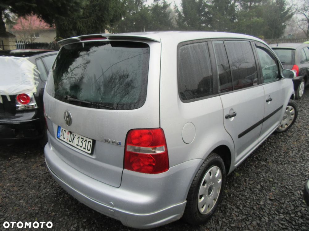 Volkswagen Touran 1.6 FSI - 8