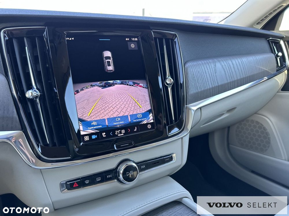 Volvo V90 Cross Country - 17