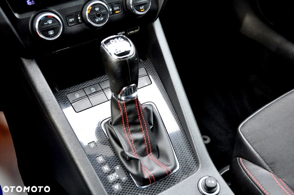 Skoda Octavia 2.0 TDI (Green tec) DSG RS - 37