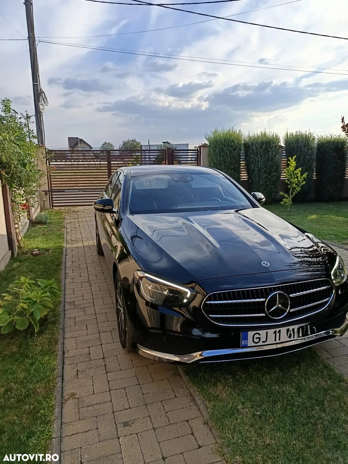 Mercedes-Benz E - 16