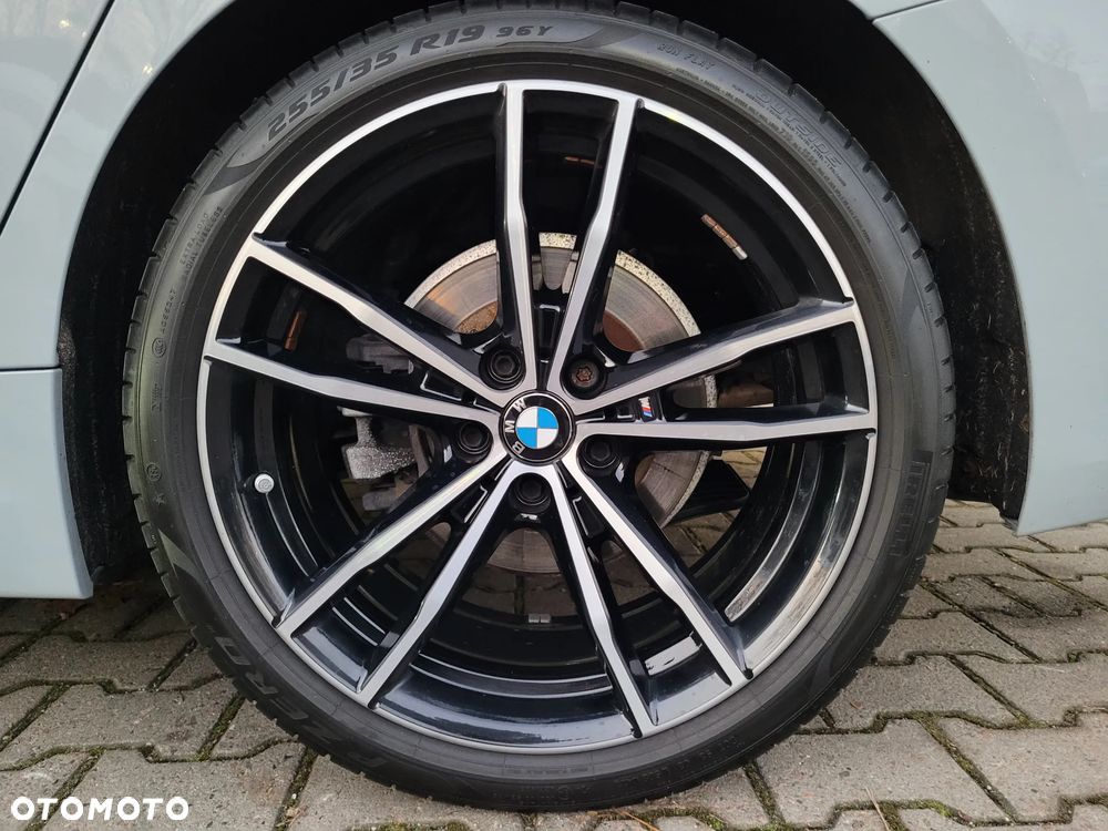 BMW Seria 3 320d xDrive M Sport Sport - 9