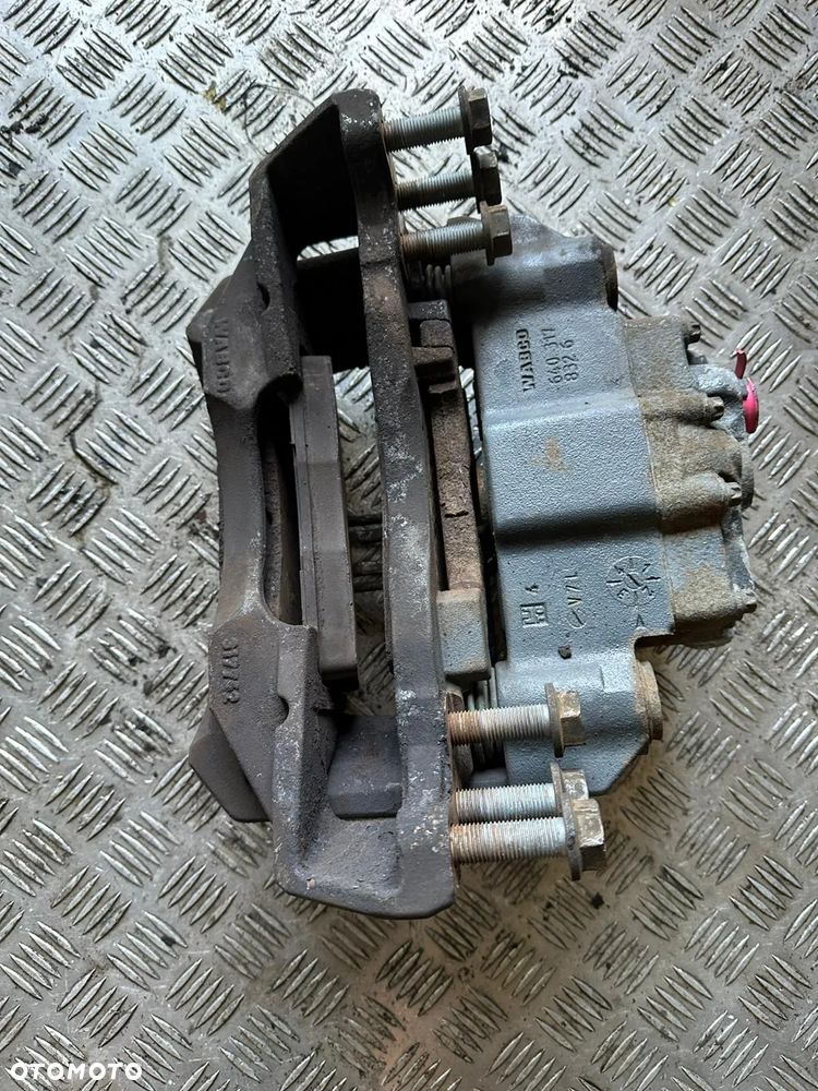 ZACISK HAMULCOWY WABCO PRAWY LEWY PRZÓD WABCO RENAULT GAMA D VOLVO FL R17.5 - 4