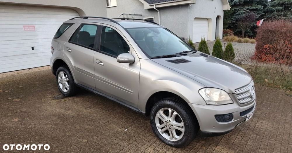 Mercedes-Benz ML - 25