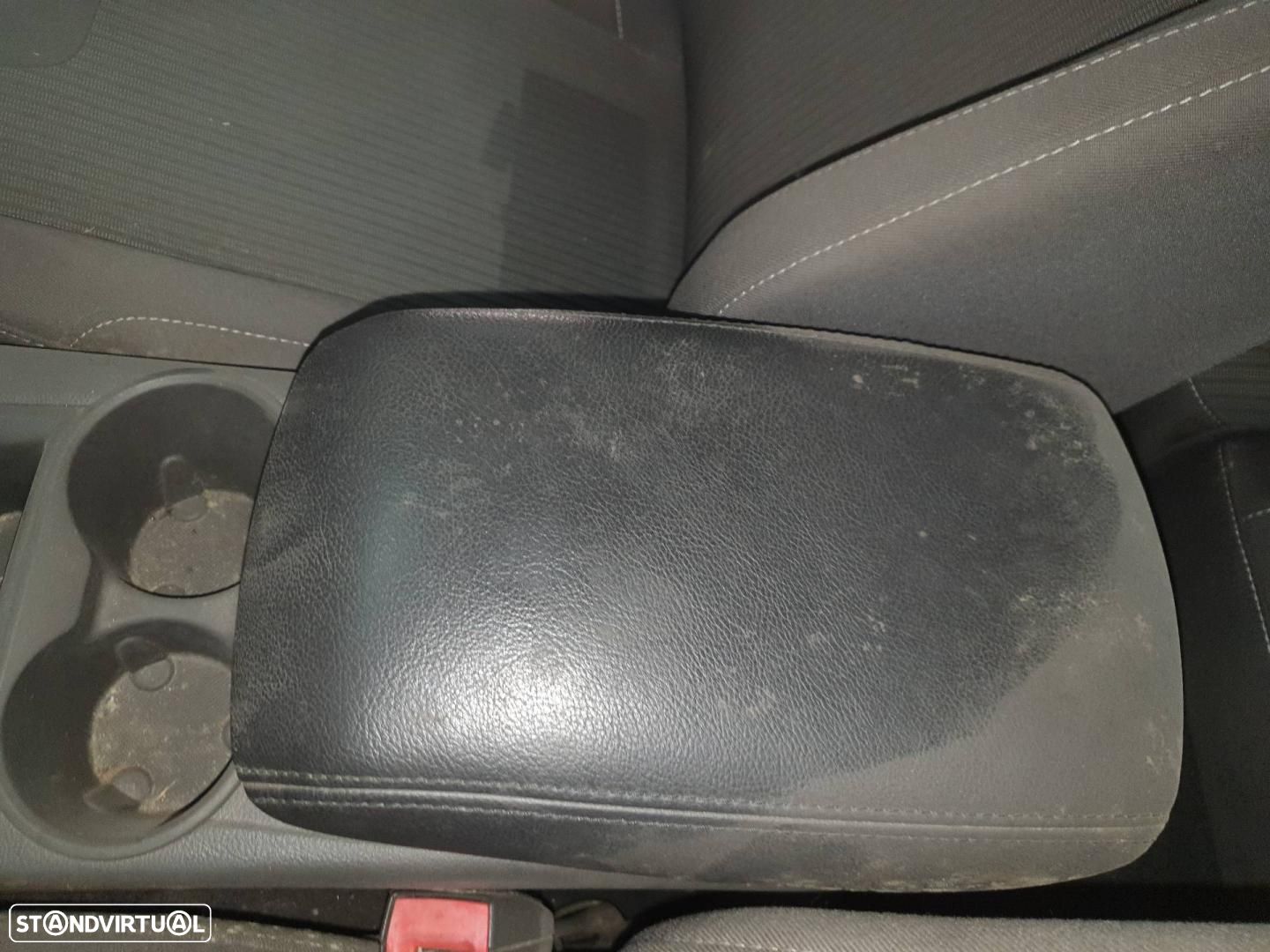 APOIO DE BRAÇOS FORD FOCUS BERLINA CB8 - 1
