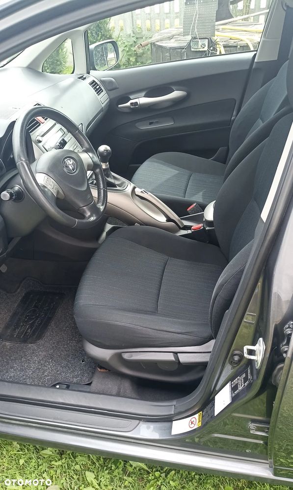 Toyota Auris 1.4 D-4D - 8