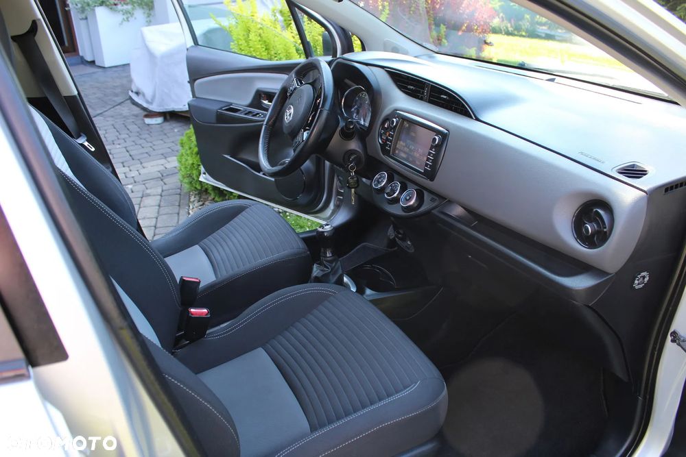 Toyota Yaris 1.0 VVT-i Comfort mit Design-Paket - 24