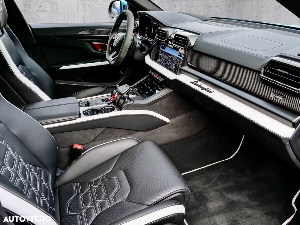 Lamborghini URUS - 11