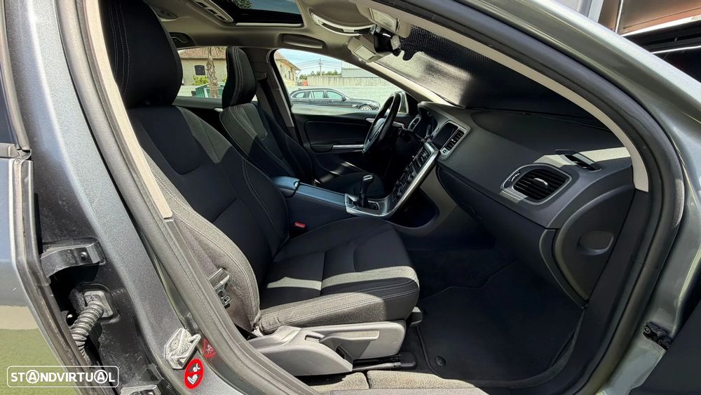 Volvo S60 D4 Momentum - 17
