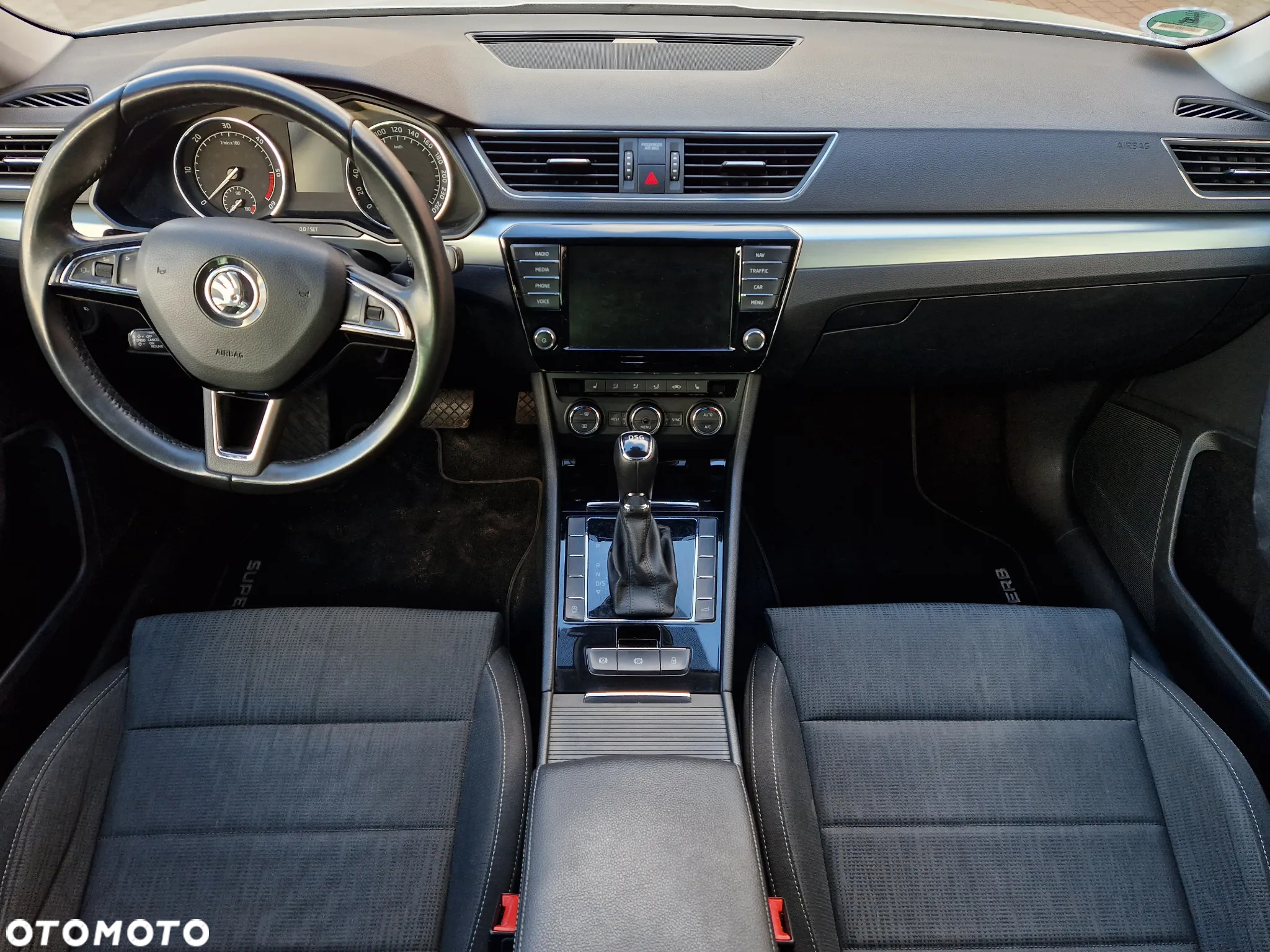 Skoda Superb 2.0 TDI Ambition DSG - 11