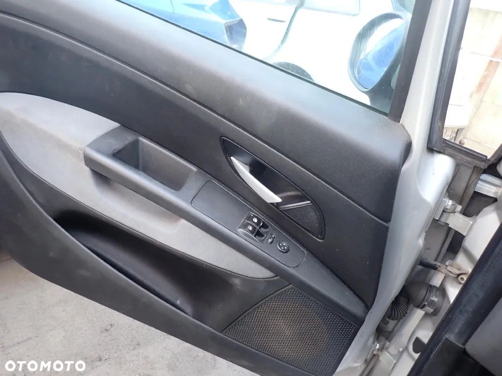 CZĘŚCI - 	Fiat Linea 1,4 8V 77KM 350A1000 SEDAN LAKIER 609/A 2009r. INDEX - 9364 - 11