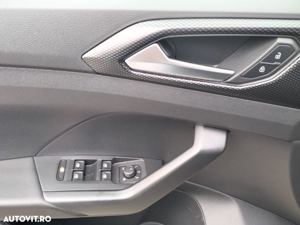 Volkswagen T-Cross - 16