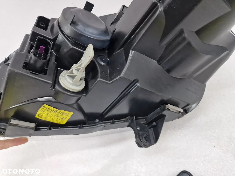 VW GOLF V 1K0 03-08 PRAWA LAMPA PRZEDNIA PRZÓD , NR 1K6941006N , NR AUKCJI LA160 - 10