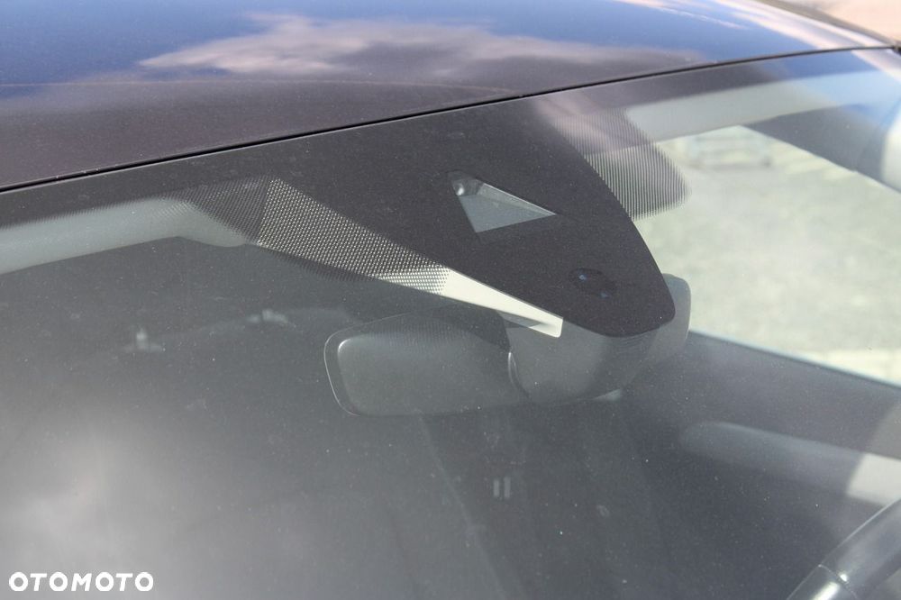 Volkswagen Passat - 31