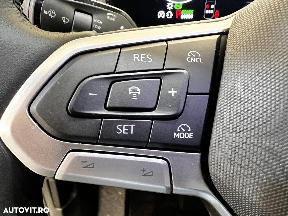 Volkswagen Tiguan - 10