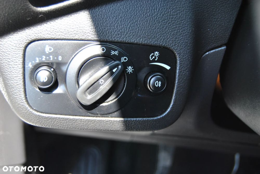 Ford Kuga 2.0 TDCi 2x4 Titanium - 23