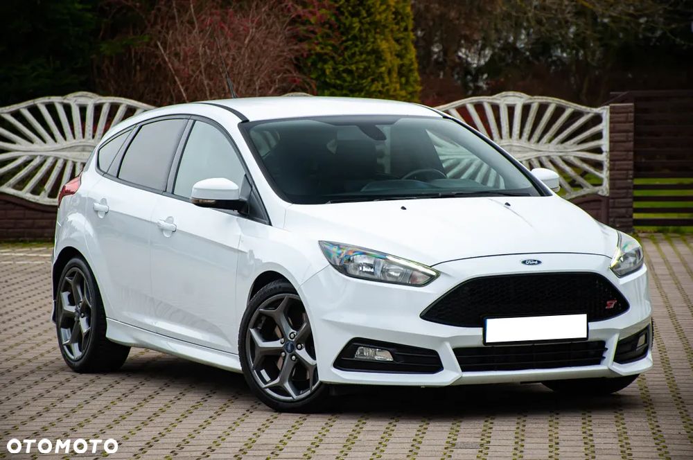 Ford Focus 2.0 TDCi ST mit Leder-Exclusiv-Paket - 10