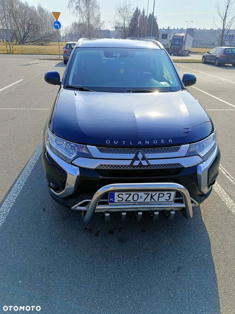 Mitsubishi Outlander - 1