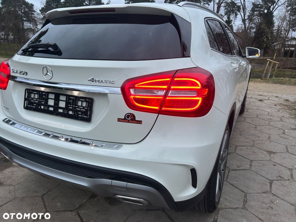 Mercedes-Benz GLA 250 4Matic 7G-DCT AMG Line - 38