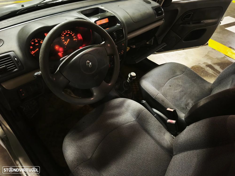 Renault Clio 1.2 Confort Authentique - 11
