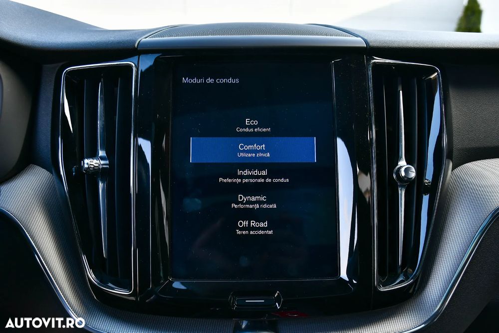 Volvo XC 60 D4 AWD R-Design - 18