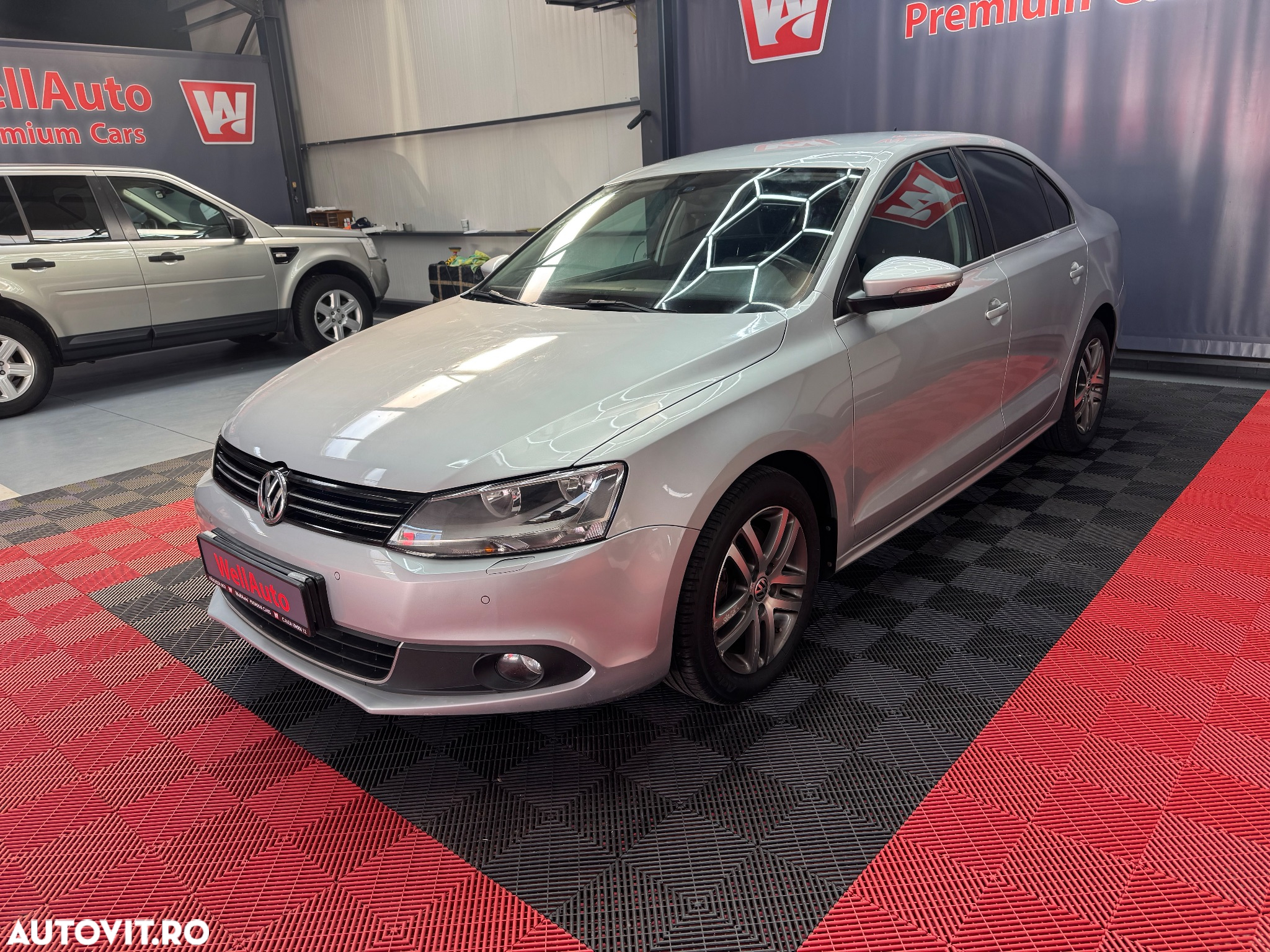 Volkswagen Jetta - 2