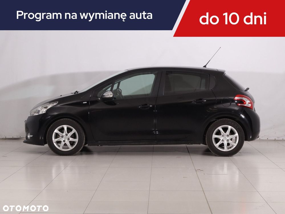 Peugeot 208 - 4