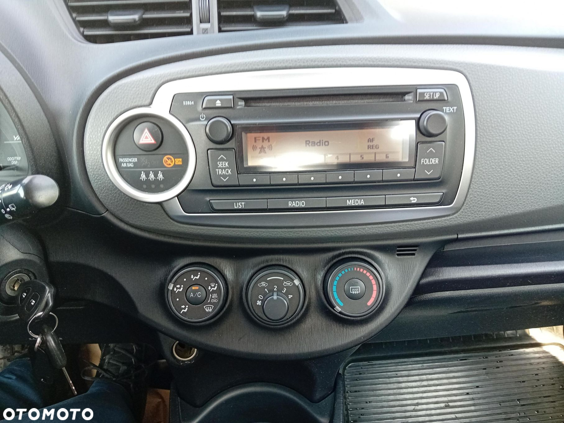 Toyota Yaris 1.33 Premium - 12