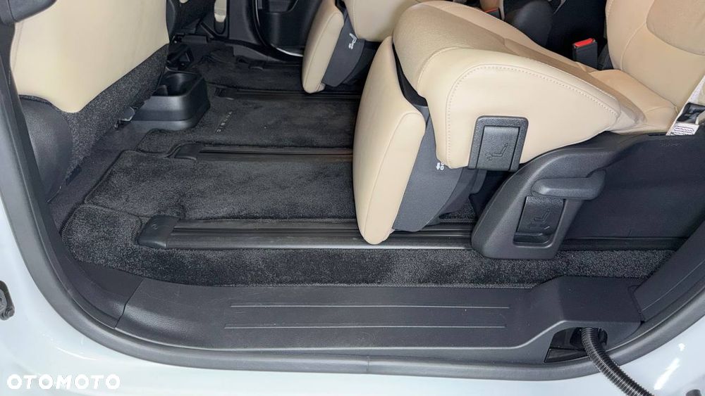 Toyota Sienna - 25