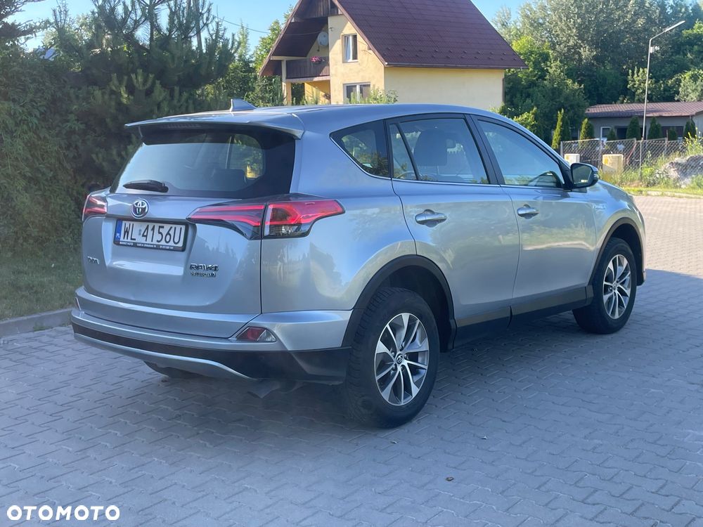 Toyota RAV4 - 6