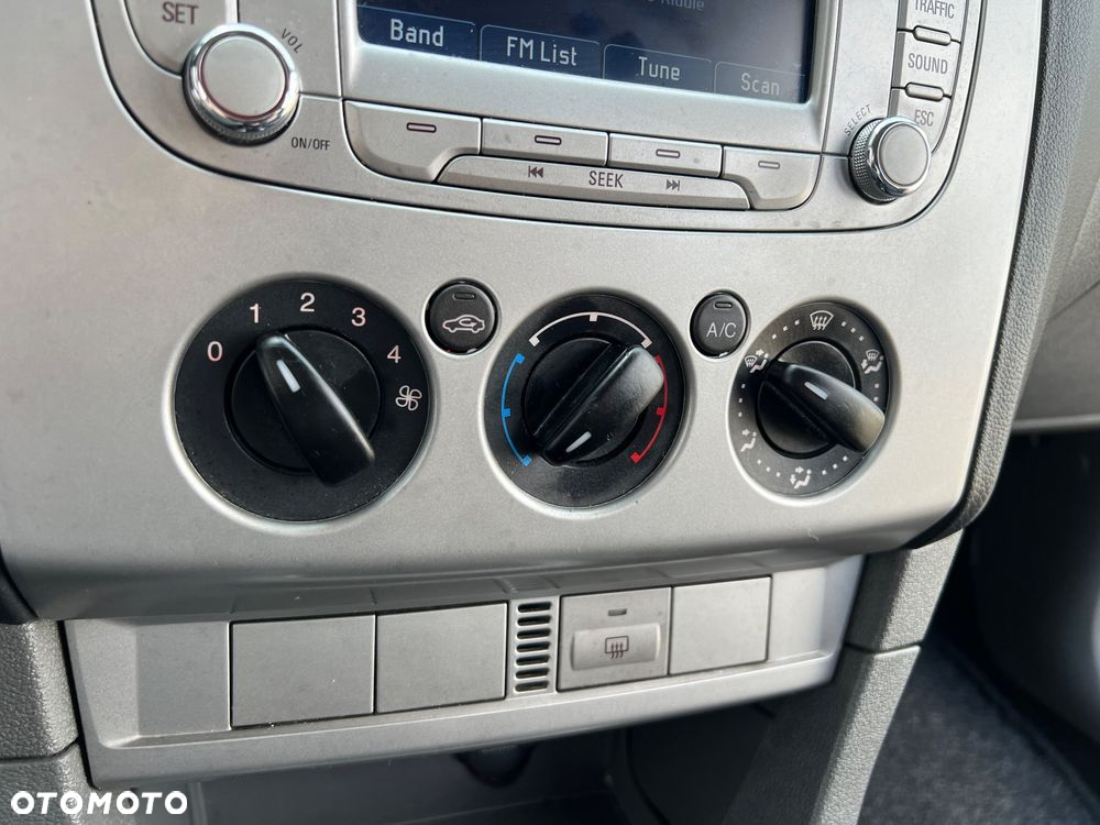 Ford Focus 1.6 TDCi DPF Sport - 32