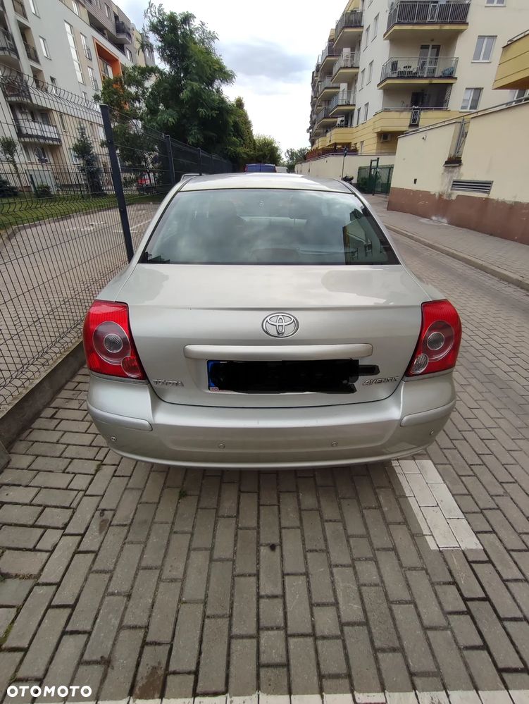 Toyota Avensis 1.8 VVT-i Sol - 9