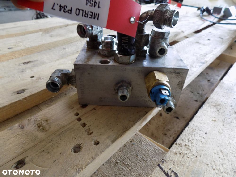 Merlo P 34.7 rozdzielacz r934003816 rexroth cewka rexroth cfk13206me0001 - 2