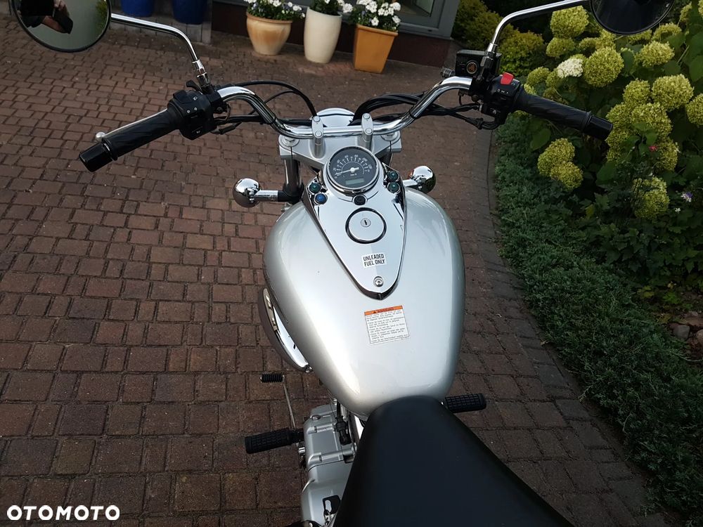 Suzuki Intruder - 17