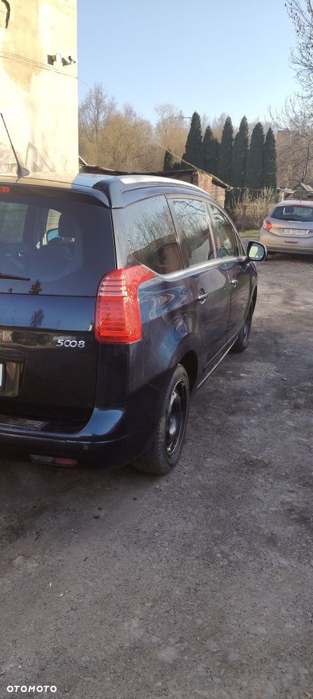 Peugeot 5008 - 4