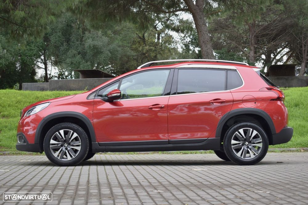 Peugeot 2008 1.2 PureTech Allure EAT6 - 11