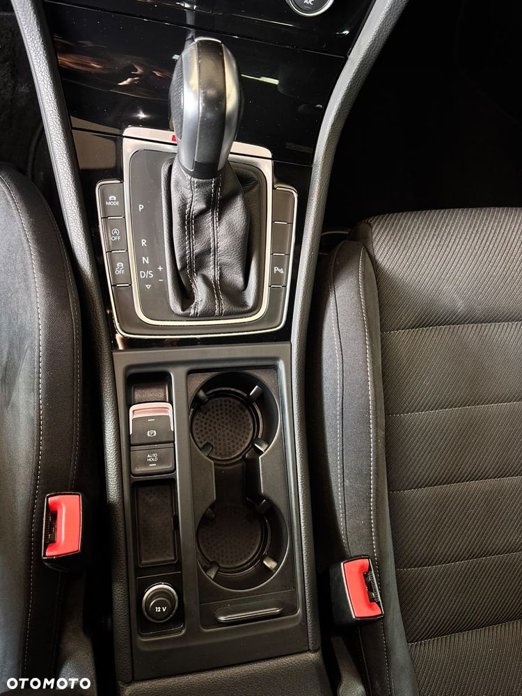 Volkswagen Golf - 18