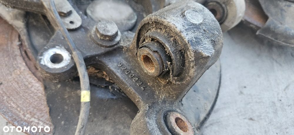 Zwrotnica piasta lewa prawa tył tylna wahacz zacisk Volvo V70 II 2,4 D5 9200624 - 9