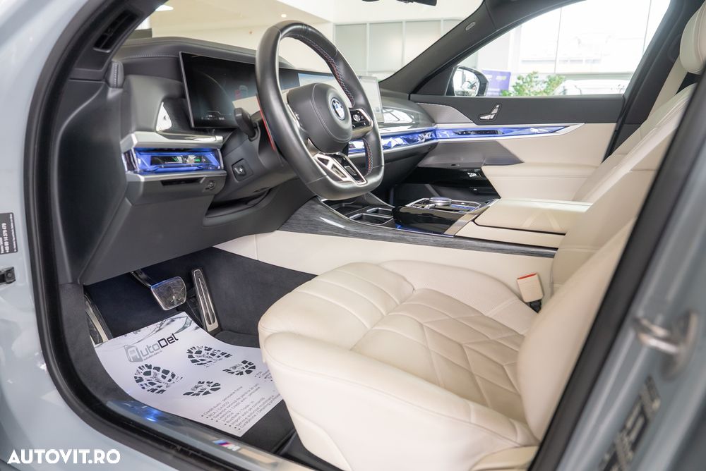 BMW M7 M760e xDrive - 24