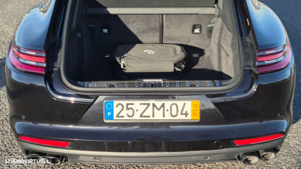 Porsche Panamera 4 E-Hybrid - 12