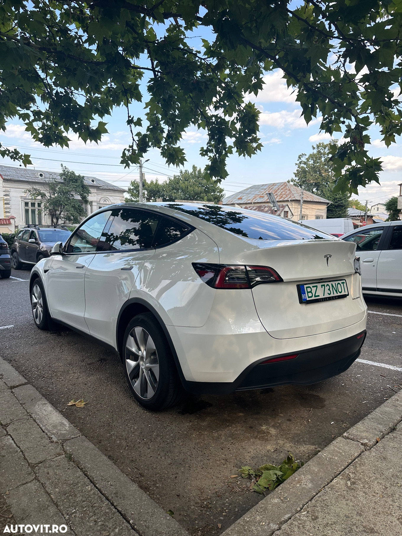 Tesla Model Y - 4