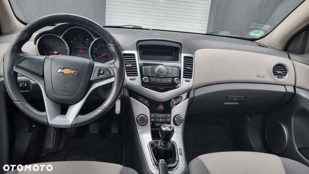 Chevrolet Cruze - 8