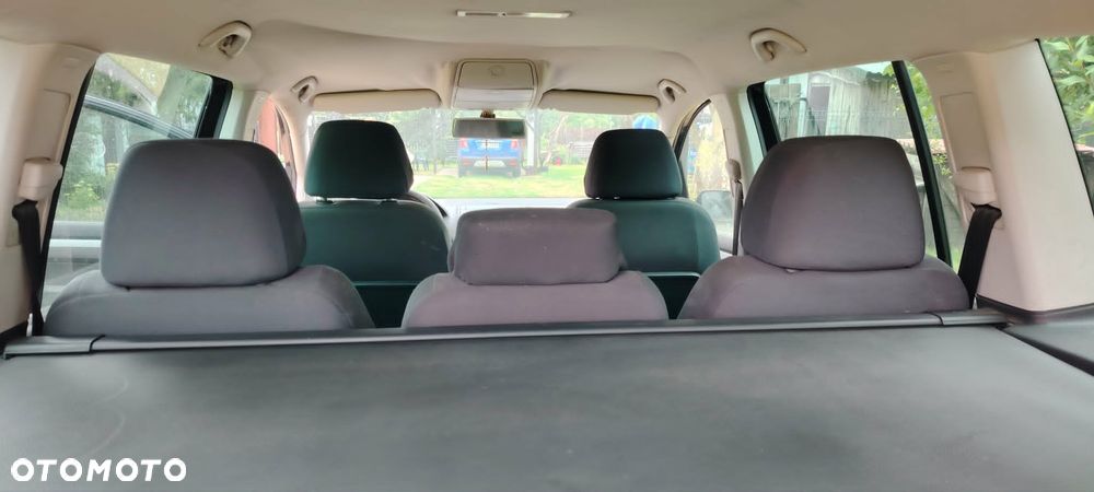 Volkswagen Touran - 4