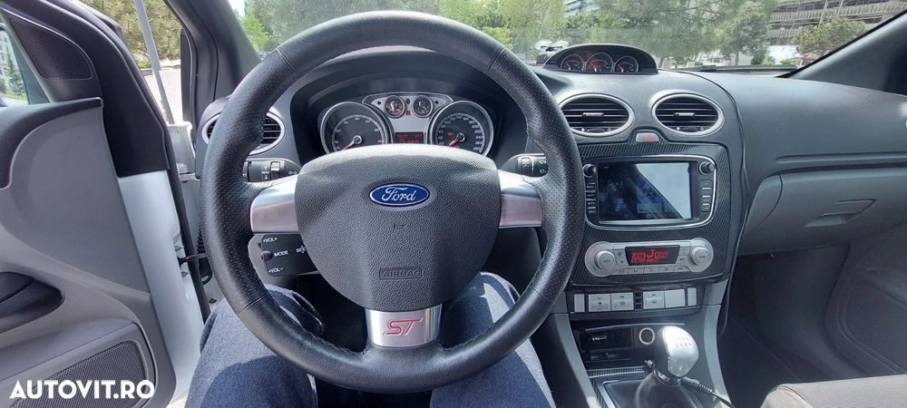 Ford Focus 2.5 ST Rally - 24
